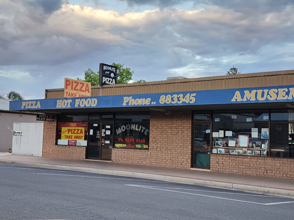 Moonlite Cafe & Pizza-3