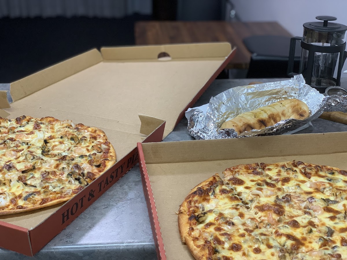 Moonlite Cafe & Pizza-9